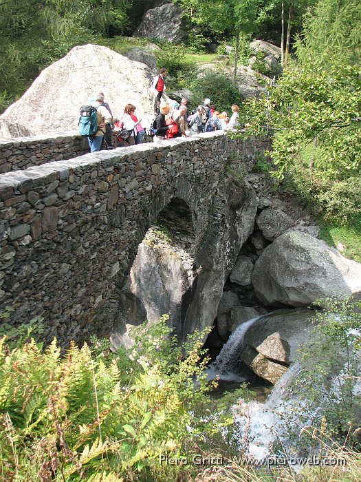 maslnaa-curo 136.jpg - Il bellissimo antico ponte ad arco